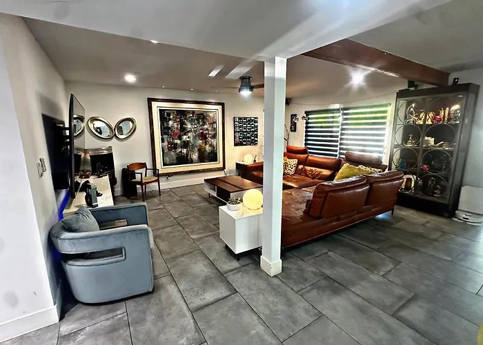 Mid-century Escape Phoenix