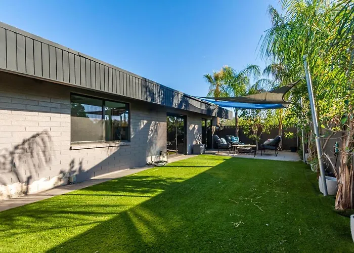Mid-century Escape * Phoenix